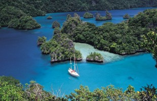 Fiji 3 Bay-of-Islands-Cruising_0