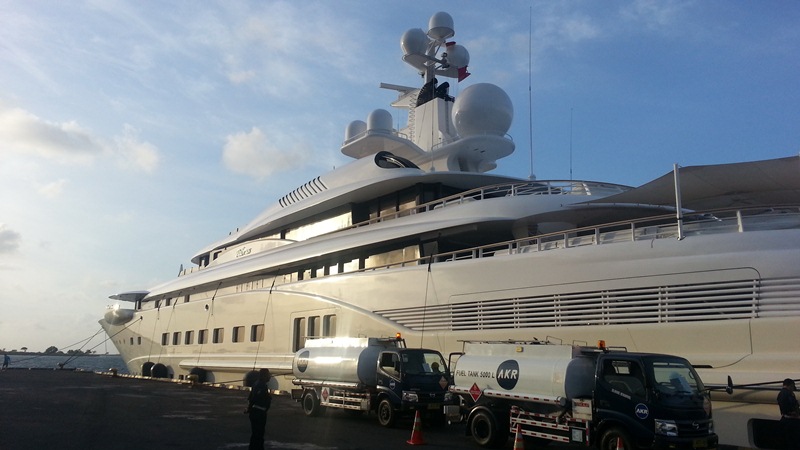 Marina INDO 2 LR superyacht docked 20130704_072255 (1)