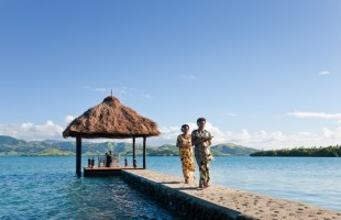 Fiji - floating Dining pontoon